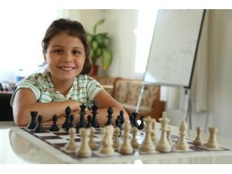 Mezitli Belediyesi’nden Satranç Kursu