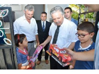 Vali Kahraman Çocukların Gönüllerini Feth Etti