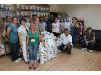 Kihayko, Sokak Hayvanları İçin Mama Dağıttı