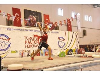 Vanlı Haltercilerden Büyük Başarı