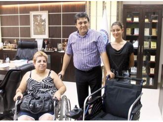 Başkan Yakar’dan Engelli Bayana Akülü Araba