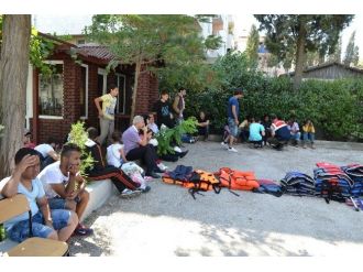 Kişi Başı Bin 400 Dolara İnsan Tacirliği