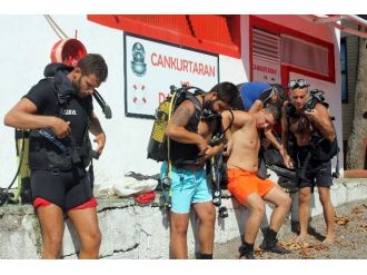 Dalgıçlar Denizin Dibinden Çöp Topladı