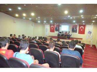 Gençlik Merkezi’nden Vergi Bilinci Ve Sosyal Güvenlik Konferansı