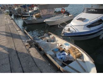 Ölüm Denizde Geldi