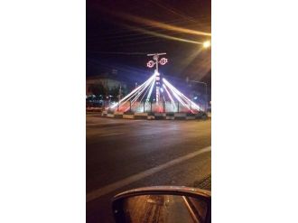 Düzağaç Belde Belediyesi Yolcuları “Ay-yıldız”lı Işıklandırma İle Karşılıyor