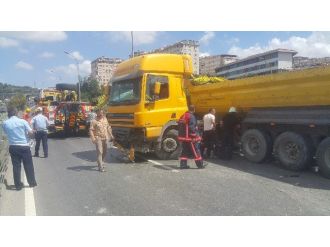 Haliç Köprüsü’ndeki Kaza Trafiği Felç Etti
