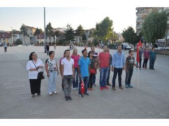 Bozüyük’te Add’nin ’Teröre Lanet’ Yürüyüşü Fiyaskoya Dönüştü