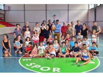 Foça’da Yaz Spor Okulları Sona Erdi