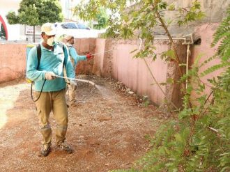 Haliliye’de Apartman Bahçelerinde Haşere Mücadelesi