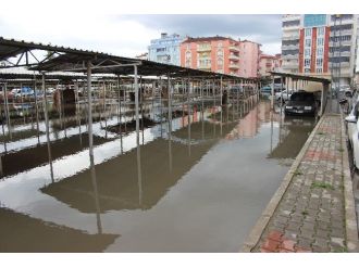 Çarşamba’da Sağanak Sonrası Ev Ve İş Yerlerini Su Bastı