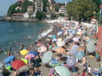 Plajda Bikinili Kadınların Fotoğrafını Çekerken Yakalandı