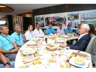 Bozbey Çalışanlarını Öğle Yemeğinde Ağırladı