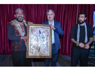 Açık Hava Sahnesi Gösterileri Başladı