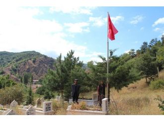 Başkan Şahiner Şehit Ailesini Sevindirdi