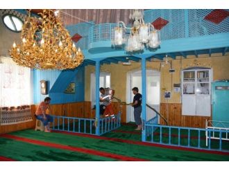 Ayvalık Belediyesi Camileri Bayrama Hazırlıyor