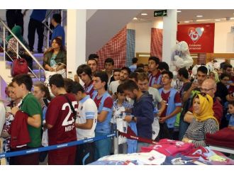 Trabzon’da M’bia İzdihamı