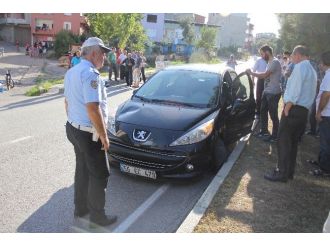 Otomobilin Çarptığı Çocuk Hastanelik Oldu