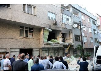 Gaziosmanpaşa’da Parke İmalathanesinde Tüp Patlaması: 1’i Ağır 10 Yaralı