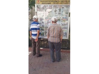 Tekirdağlılar, Gündemi Basın Panosundan Takip Ediyor