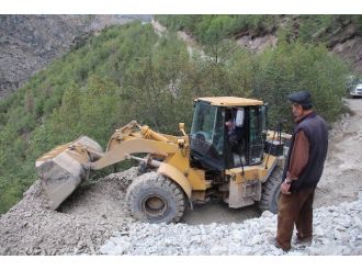 Sel Sularının Kapatığı Köy Yolları Ulaşıma Açıldı
