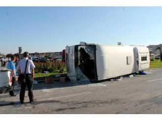 Ambulansa Yol Vermek İstedi, Tır’la Çarpıştı: 16 Yaralı