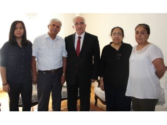 Vali Tuna, Gazi Binbaşı Demiral’ın Ailesini Ziyaret Etti