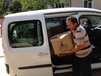 Kartepe Belediyesi, Aylık Erzak Yardımlarını Sürdürüyor