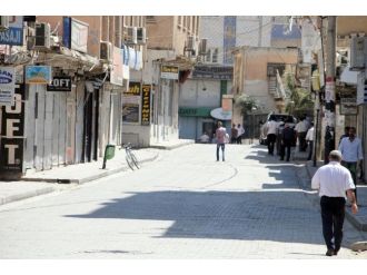 Cizre’de Esnaf Kepenk Açmadı