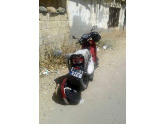 Motosiklet Hafif Ticari Araçla Çarpıştı: 1 Yaralı