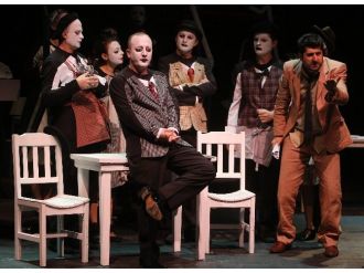 Şehir Tiyatroları Sanatçılarına 3 Kurumdan Ödül