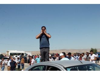 Ors İşçisi Cuma Namazını Fabrika Önünde Kıldı