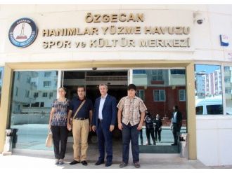 Özgecan Adına Yapılan Tesisi Gezen Anne Ve Baba Duygulu Anlar Yaşadı