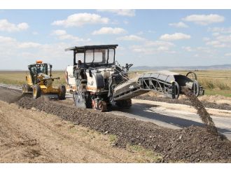 Büyükşehir İlçe Kırsalında Yolları İyileştiriyor