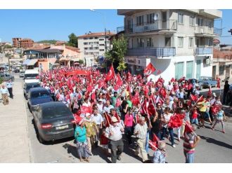 Çal Şehitler İçin Yürüdü