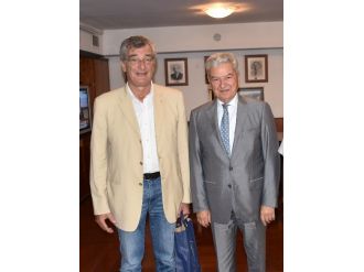Midilli’de En Büyük Sorun Sığınmacılar