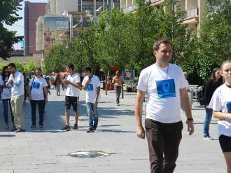 Kosova’da Yolsuzluklara Karşı Islıklı Eylem