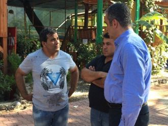 Chp İl Başkanı Esen, Sosyete Pazarı Esnafını Ziyaret Etti