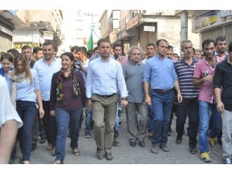 Cizre’de 4 Sivilin Cenazesi Sonrası Yürüyüş Yapıldı