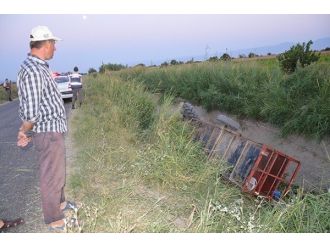 Manisa’da İki Traktör Su Kanalına Uçtu: 19 Yaralı