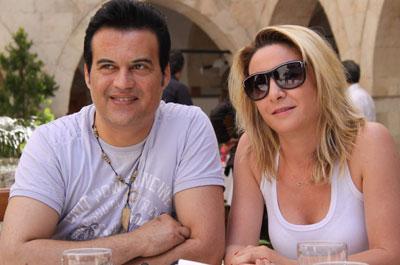 Hakan Peker nişanlısıyla tatilde 