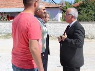 Vali Tuna Ve Eşinden Şehit Ailesine Ziyaret