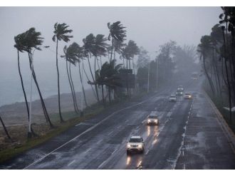Erika Fırtınası Karayip Adalarını Vurdu: 20 Ölü