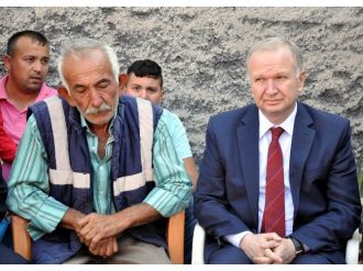 Vali Ceylan Şehit Ailesini Ziyaret Etti