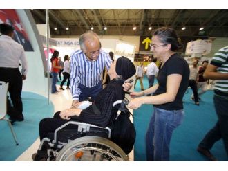 İef’de Bayraklı Standına Yoğun İlgi