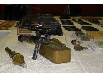 Çay Bahçesinden Cephanelik Çıktı