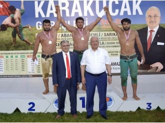 Erdemli’deki Güreşler Kıran Kırana Geçti