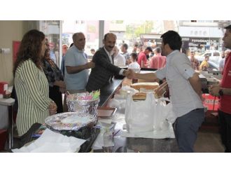 Hdp Milletvekillerinden Hakkari’de Esnafa Geçmiş Olsun Ziyareti