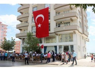 Şehit Polisin Cenazesi Evinde