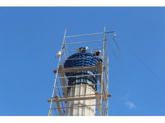 Yıkılan Caminin Minareleri Yeniden Yükseliyor